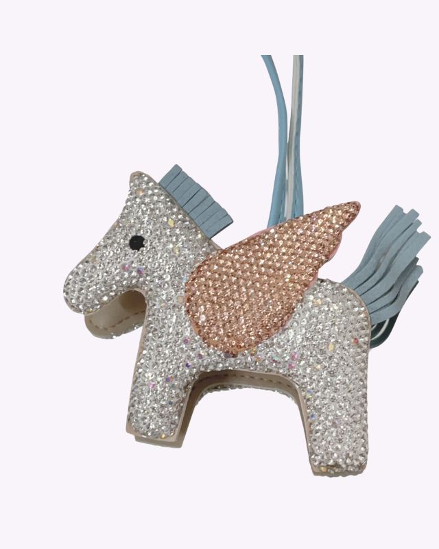 Élan Crystal Charm